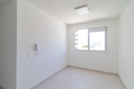 Sala de apartamento para alugar com 2 quartos, 34m² em Parque Industrial Tomas Edson, São Paulo