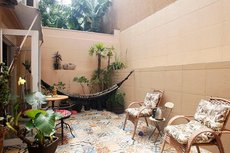 Apartamento à venda com 68m², 2 quartos e sem vagaPátio