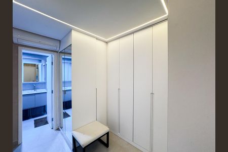 Apartamento à venda com 127m², 3 quartos e 2 vagasCloset da suíte