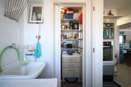 Apartamento à venda com 110m², 3 quartos e 3 vagas Apartamento à venda com 110m², 3 quartos e 3 vagasÁrea de Serviço