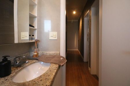 Apartamento à venda com 110m², 3 quartos e 3 vagas Apartamento à venda com 110m², 3 quartos e 3 vagasBanheiro