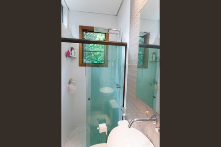 Casa de condomínio à venda com 184m², 3 quartos e 4 vagasBanheiro Social