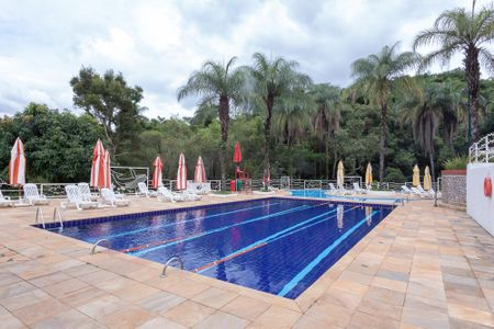 Casa de condomínio à venda com 184m², 3 quartos e 4 vagasPiscina- clube 