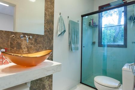 Casa de condomínio à venda com 184m², 3 quartos e 4 vagasBanheiro suite 