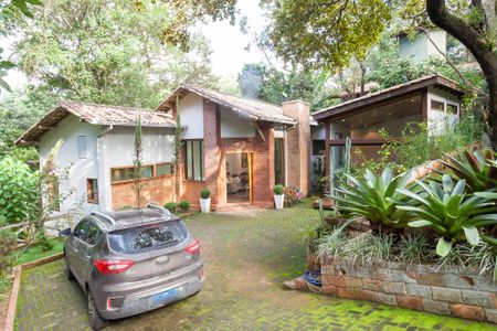 Casa de condomínio à venda com 184m², 3 quartos e 4 vagasfachada 