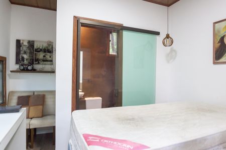 Casa de condomínio à venda com 184m², 3 quartos e 4 vagasquarto hospedes