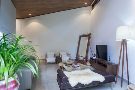 Casa de condomínio à venda com 184m², 3 quartos e 4 vagasSala de TV