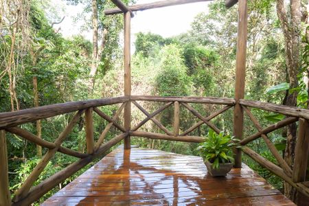Casa de condomínio à venda com 184m², 3 quartos e 4 vagasVaranda quarto 1