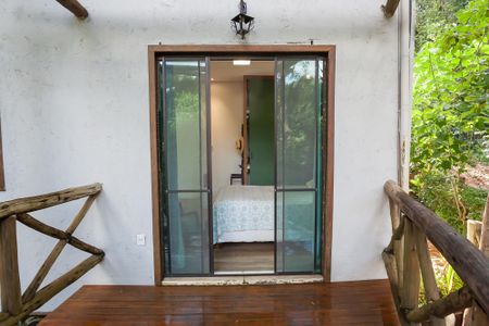 Casa de condomínio à venda com 184m², 3 quartos e 4 vagasVaranda quarto 1