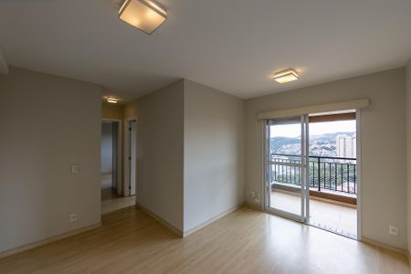 Sala de apartamento para alugar com 2 quartos, 61m² em Jardim Tupanci, Barueri