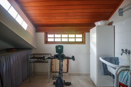 Casa à venda com 150m², 4 quartos e 1 vagaÁrea de Serviço 2