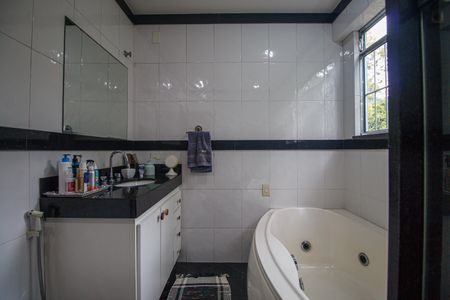 Casa à venda com 150m², 4 quartos e 1 vagaBanheiro Suite