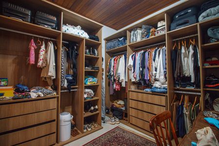 Casa à venda com 150m², 4 quartos e 1 vagaQuarto Suite Closet