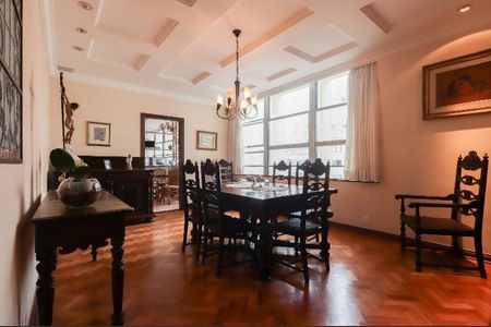 Apartamento à venda com 275m², 4 quartos e 3 vagasFoto 01