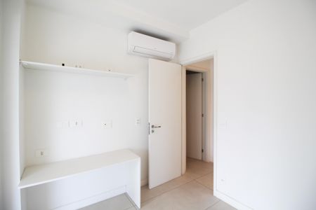 Apartamento à venda com 81m², 2 quartos e 2 vagasQuarto 