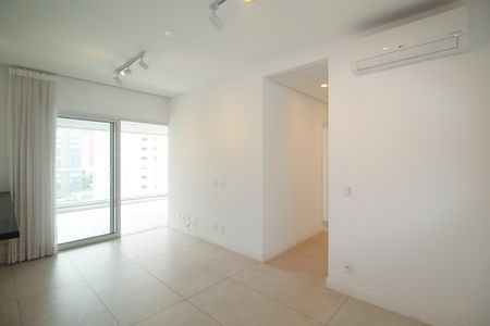 Sala de apartamento à venda com 2 quartos, 81m² em Moema, São Paulo