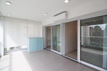 Apartamento à venda com 81m², 2 quartos e 2 vagasVaranda