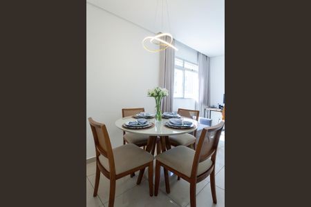 Apartamento à venda com 65m², 2 quartos e 1 vaga Apartamento à venda com 65m², 2 quartos e 1 vagaSala de Jantar