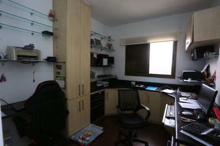 Apartamento à venda com 104m², 3 quartos e 6 vagasEscritório