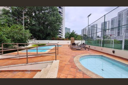 Apartamento à venda com 104m², 3 quartos e 6 vagasÁrea comum - Piscina