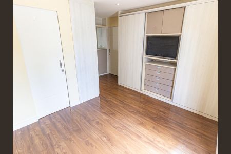 Apartamento à venda com 156m², 3 quartos e 3 vagas Apartamento à venda com 156m², 3 quartos e 3 vagasSuíte 1