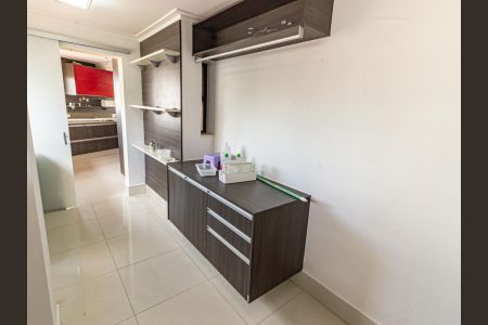 Apartamento à venda com 156m², 3 quartos e 3 vagas Apartamento à venda com 156m², 3 quartos e 3 vagasÁrea de Serviço