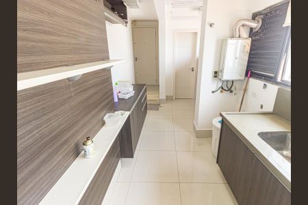 Apartamento à venda com 156m², 3 quartos e 3 vagas Apartamento à venda com 156m², 3 quartos e 3 vagasÁrea de Serviço