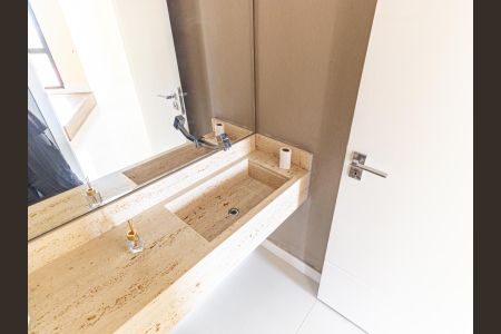 Apartamento à venda com 156m², 3 quartos e 3 vagas Apartamento à venda com 156m², 3 quartos e 3 vagasLavabo