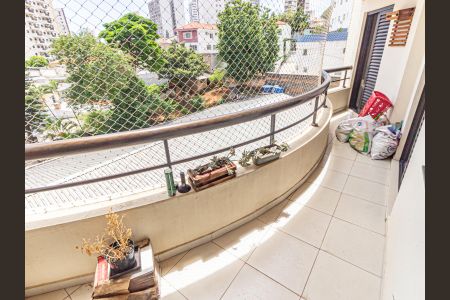 Apartamento à venda com 156m², 3 quartos e 3 vagas Apartamento à venda com 156m², 3 quartos e 3 vagasVaranda