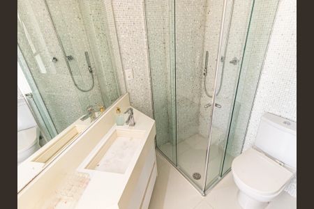 Apartamento à venda com 156m², 3 quartos e 3 vagas Apartamento à venda com 156m², 3 quartos e 3 vagasBanheiro da Suíte 3