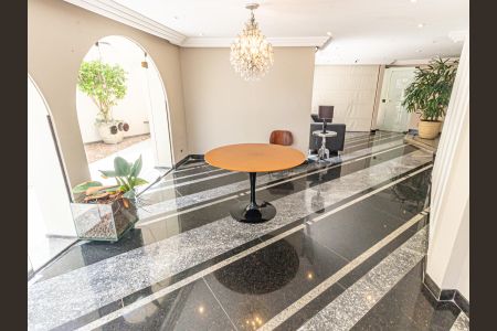 Apartamento à venda com 156m², 3 quartos e 3 vagas Apartamento à venda com 156m², 3 quartos e 3 vagasÁrea comum - Hall