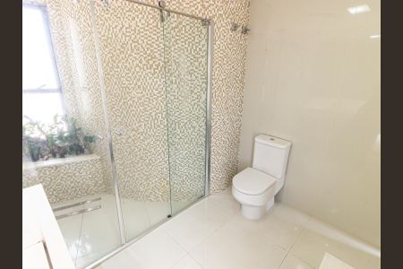 Apartamento à venda com 156m², 3 quartos e 3 vagas Apartamento à venda com 156m², 3 quartos e 3 vagasBanheiro da Suíte 1
