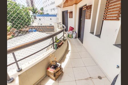 Apartamento à venda com 156m², 3 quartos e 3 vagas Apartamento à venda com 156m², 3 quartos e 3 vagasVaranda