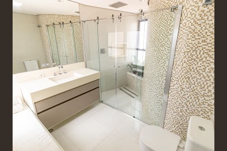 Apartamento à venda com 156m², 3 quartos e 3 vagas Apartamento à venda com 156m², 3 quartos e 3 vagasBanheiro da Suíte 1