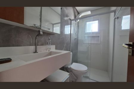 Apartamento à venda com 90m², 2 quartos e 2 vagas Apartamento à venda com 90m², 2 quartos e 2 vagasBanheiro da suíte