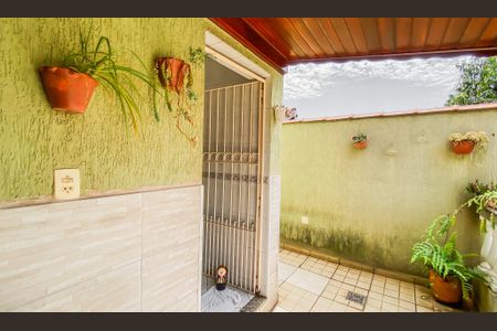 Casa à venda com 135m², 3 quartos e 2 vagasÁrea de Serviço