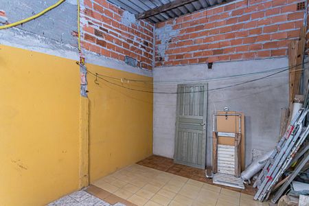 Casa para alugar com 30m², 1 quarto e sem vaga Casa para alugar com 30m², 1 quarto e sem vagaÁrea de serviço e quintal