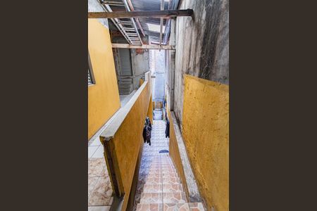 Casa para alugar com 30m², 1 quarto e sem vaga Casa para alugar com 30m², 1 quarto e sem vagaEscada