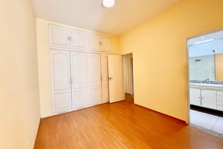 Apartamento à venda com 120m², 3 quartos e 1 vagaSUITE