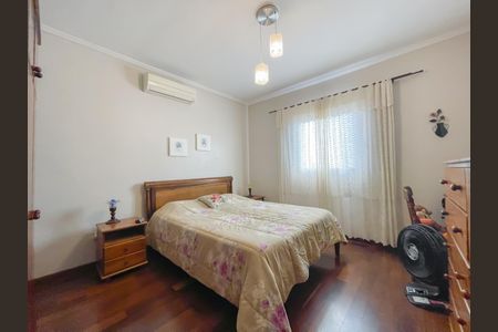 Casa à venda com 188m², 3 quartos e 3 vagasSuíte
