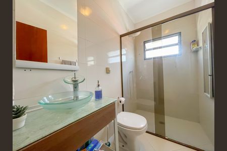 Casa à venda com 188m², 3 quartos e 3 vagasBanheiro 2
