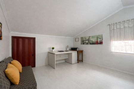 Casa à venda com 188m², 3 quartos e 3 vagasSotão