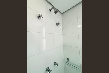 Apartamento à venda com 98m², 3 quartos e 2 vagas Apartamento à venda com 98m², 3 quartos e 2 vagasBanheiro da Suíte