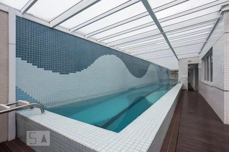 Apartamento à venda com 98m², 3 quartos e 2 vagas Apartamento à venda com 98m², 3 quartos e 2 vagasÁrea comum - Piscina