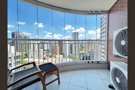 Apartamento à venda com 98m², 3 quartos e 2 vagas Apartamento à venda com 98m², 3 quartos e 2 vagasSuíte