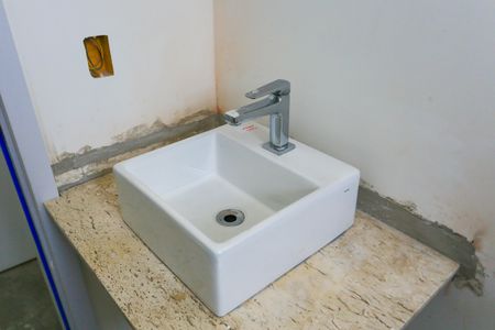 Casa de condomínio à venda com 175m², 3 quartos e 4 vagas Casa de condomínio à venda com 175m², 3 quartos e 4 vagasBanheiro da Suíte