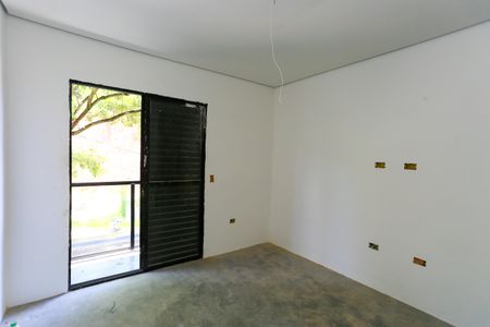 Casa de condomínio à venda com 175m², 3 quartos e 4 vagas Casa de condomínio à venda com 175m², 3 quartos e 4 vagassuíte