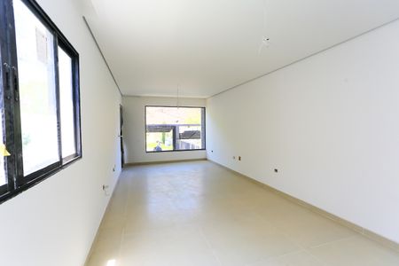 Casa de condomínio à venda com 175m², 3 quartos e 4 vagas Casa de condomínio à venda com 175m², 3 quartos e 4 vagasSala
