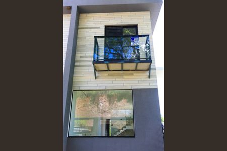 Casa de condomínio à venda com 175m², 3 quartos e 4 vagas Casa de condomínio à venda com 175m², 3 quartos e 4 vagasplaca