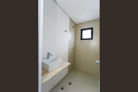 Casa de condomínio à venda com 175m², 3 quartos e 4 vagas Casa de condomínio à venda com 175m², 3 quartos e 4 vagasBanheiro da Suíte